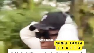 MIRISSS!!! BAPAK INI SENGAJA HALANGI AMBULANCE