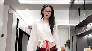 Hot dance in shorts