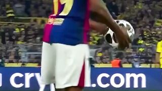 Generasi emas Barcelona ada di kakinya! ???? Keajaiban Lamine Yamal di lapangan emang nggak ada obat. Masih muda tapi mental juara! ????????
