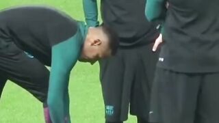 Definisi 'Work Hard, Play Hard' ala Neymar Jr. ???? Skill dewa