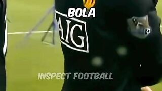 Mereka boleh punya statistik, tapi Ronaldinho punya keajaiban.