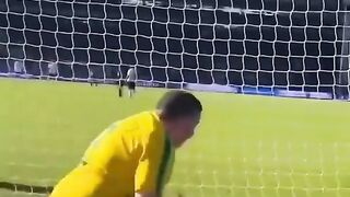 CUAN CUAN CUANN???? 5 Momen Penonton Mencuri Bola????