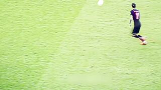 Para pecinta bola tidak akan pernah lupa apa yang dilakukan Di Maria kepada Isco. 3