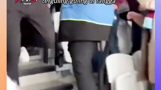 Disusupin! Detik-Detik Fans Arsenal Diusir Paksa di Markas West Ham! ????????????????????????????