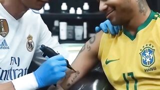 Siapa nih pemain bola dengan tato terkeren favoritmu? ⚽????