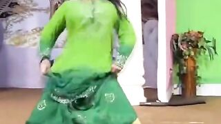 Hot ???? mujra masti video