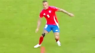 Ada yang bilang ini cerdik, ada yang bilang ini tidak sportif. ????