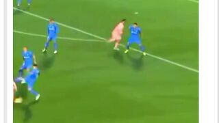 Gol membuat fans bersorak. Tapi passing seperti ini membuat orang jatuh cinta pada sepak bola. ????⚽