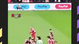 Respect besar buat van dijk ????