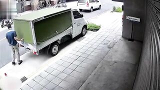 135 Moments Of Luckiest People Caught On Camera That Are Profoundly Unsettling
