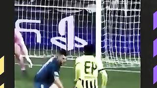 Dari runtuhnya kutukan trofi, keajaiban tim papan tengah