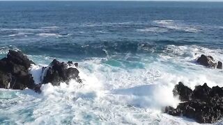 Beautiful Ocean Waves Hitting Rocks ????✨