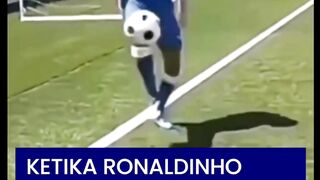 ???????? Ronaldinho dianggap oleh banyak orang sebagai