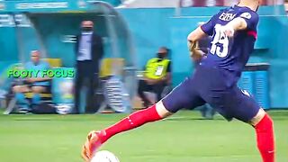 Gol ini Terjadi Hanya Karena Kesalahan Mbappe