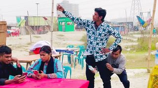বুড়া বয়সে এটা কোন কাজ ????????
