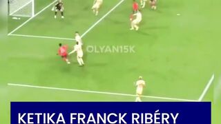 Franck Ribéry datang untuk “nonton sambil nyinyir” ke Cristiano Ronaldo. 2