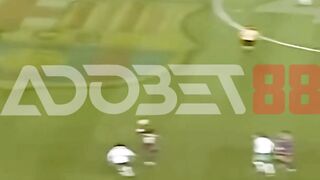 Adobet88 - Aksi Memukau Para Pesepak Bola Dunia 12