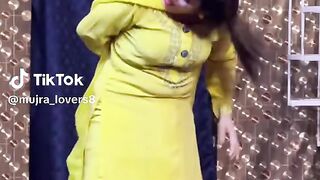 Asha buut mujra masti video