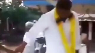 এই বার মারবো ,????