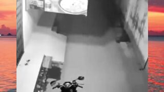 pocong rusuh amat