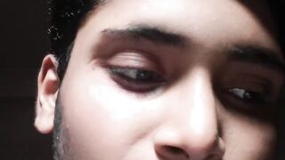 কি সুন্দর হাঁসি ???? ????