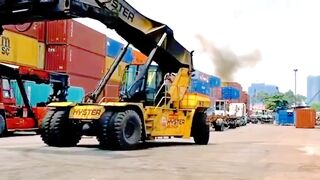 loading forklift kontainer