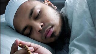 Proven by Hadith that a person who remembers Allah through Dhikr... ❤️❤️❤️ #reels #fbreels #fyp #viral #emotional #fypシ