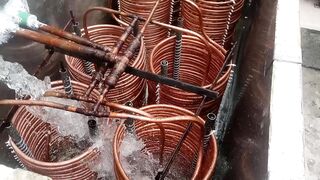 এসির কুলিং চেম্বার তৈরি করে স্থাপন করলাম
