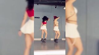 Indian Girl Isha Sawant Dance 5