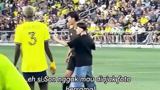 DETIK-DETIK SON HEUNG-MIN TOLAK SELFIE PENYUSUP LAPANGAN! ❌????