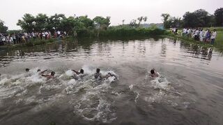 গ্রামাঞ্চলের ঐতিহ্যবাহী সাঁতার খেলা