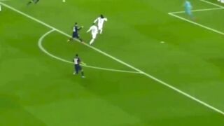 Sepak bola bisa berubah jadi tontonan absurd dalam hitungan detik.