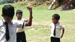 ছাত্রদের দেশাত্ববোধক নৃত্য