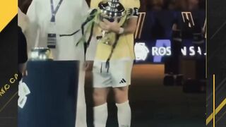 RONALDO NANGIS ANGKAT TROFI AL NASSR JUARA SAUDI 2025/2026!