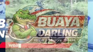 Pendaki Jerman tetap beribadah saat Bukit Rinjani! ???????? #Rinjani #Travel #Indonesia