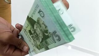 75 rupees currency note in Pakistan