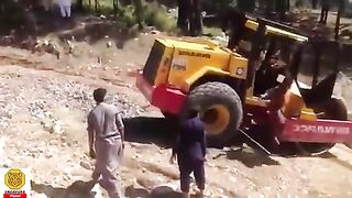 Bulldozer dangerous accident caught in camera