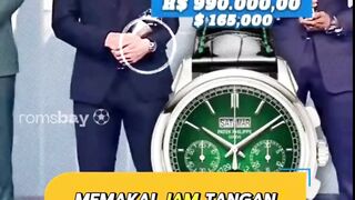 ernyata outfit di pergelangan tangan mereka bisa buat beli pulau!