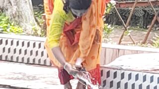 সুইমিংগে গিয়ে কি করে দেখেন