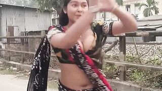 নাচতে ভালো লাগে