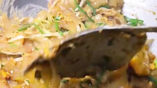 Menu Makan Malam Praktis: Kwetiau Goreng Spesial yang Bikin Nagih!