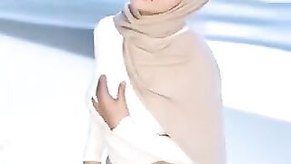 Hijab style dance