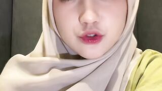 Hijab kuning