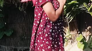 সাদা সাদা হলদে কুসুম বেরিয়ে এলো
