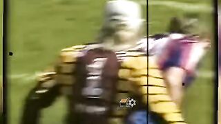 kenapa ebagian kiper suka pakai topi