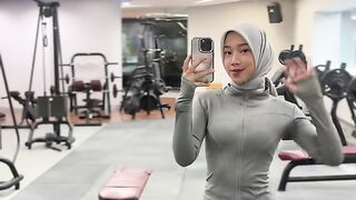 Hana hijab run culture at gym