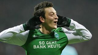 Young Mesut Özil DESTROYED Bayern Munich