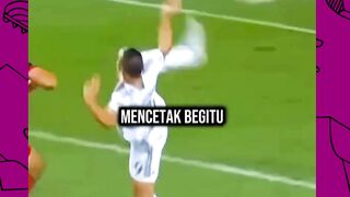 Dunia sepak bola nggak butuh Zlatan, tapi Zlatan-lah yang mengizinkan sepak bola tetap ada.