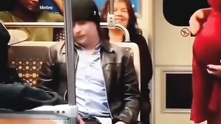 Oddaj swoje miejsce! Give up your seat!