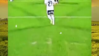 Panenka menit akhir ❌???? Tipis antara jadi legenda… atau jadi konten ????⚽️